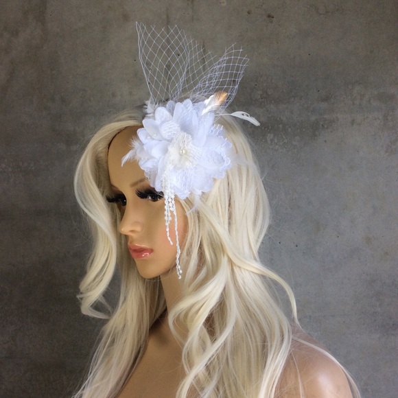 🌸 FLOWER FASCINATOR PINUP BRIDE BOHO WEDDING CLIP FLORAL HAIR PIECE WHITE BOHO - Picture 2 of 7